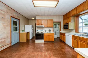 201 Sycamore St E, Three Oaks, MI 49128 - Photo 10