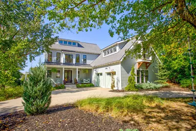 374 Ridgeway Street, Saint Joseph, MI 49085 - Photo 2