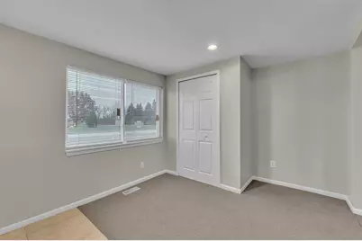56733 Grand River Avenue, New Hudson, MI 48165 - Photo 10