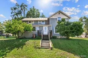 320 Division St, Freeport, MI 49325 - Photo 1