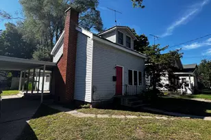 213 W Montcalm St, Greenville, MI 48838 - Photo 2