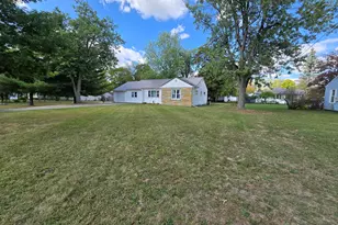 133 State St, Hillsdale, MI 49242 - Photo 10