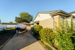 22244 Birch St, Woodhaven, MI 48183 - Photo 22