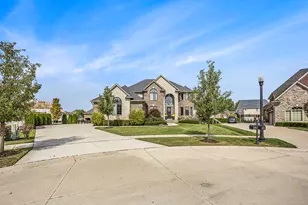 56096 Lario Ct, Macomb, MI 48042 - Photo 2