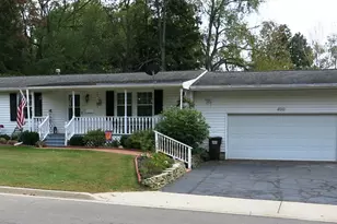 400 Parkwood Dr, Jonesville, MI 49250 - Photo 1