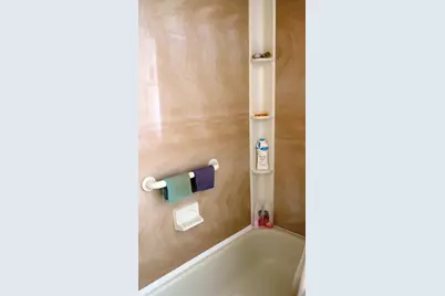 400 Parkwood Drive, Jonesville, MI 49250 - Photo 20