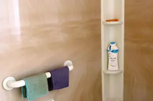 400 Parkwood Dr, Jonesville, MI 49250 - Photo 20