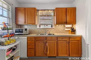 536 College Ave, Holland, MI 49423 - Photo 28