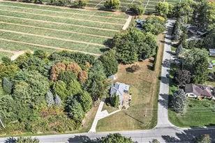 5869 River Rd, Sodus, MI 49126 - Photo 16