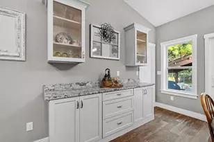 415 Oakvale Ct, Battle Creek, MI 49014 - Photo 8