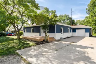 3118 Cleveland Ave, Saint Joseph, MI 49085 - Photo 2