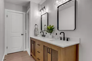 250 Mayfield Ave NE, Grand Rapids, MI 49503 - Photo 26