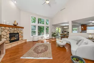 4752 Forest Creek Dr, Kalamazoo, MI 49009 - Photo 4