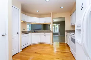 1093 Fairways Blvd Blvd, Troy, MI 48085 - Photo 12