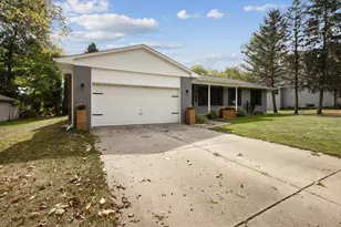 2981 Wolhavn Ln, Jackson, MI 49201 - Photo 2