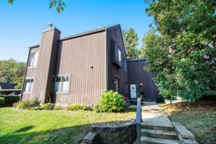 141 Selkirk Ct, Kalamazoo, MI 49006 - Photo 2