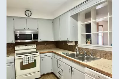 95 S West Street, Hillsdale, MI 49242 - Photo 20