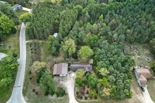 1570 E Croton Dr, Newaygo, MI 49337 - Photo 12