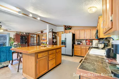 20449 W Gates Road, Howard City, MI 49329 - Photo 14