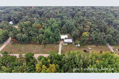 20449 W Gates Road, Howard City, MI 49329 - Photo 4