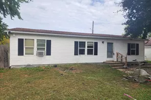 18390 State Line Rd, Edwardsburg, MI 49112 - Photo 1