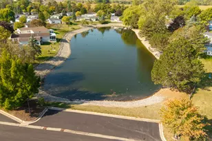 317 Cadgewith E, Lansing, MI 48906 - Photo 34