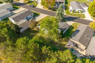 317 Cadgewith E, Lansing, MI 48906 - Photo 26