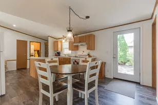 317 Cadgewith E, Lansing, MI 48906 - Photo 8