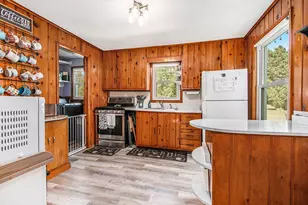 1521 Maiden Ln, Saint Joseph, MI 49085 - Photo 6
