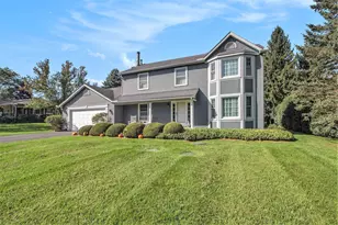 5656 Pebble Ridge Ct, Ann Arbor, MI 48108 - Photo 2