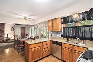 5656 Pebble Ridge Ct, Ann Arbor, MI 48108 - Photo 12