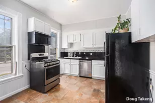 556 Lyon St NE, Grand Rapids, MI 49503 - Photo 16