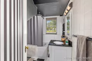 400 Fulton St E, Grand Rapids, MI 49503 - Photo 34