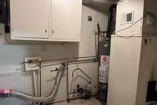 29715 Walnut St, Flat Rock, MI 48134 - Photo 10