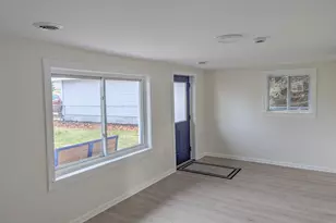 1009 N Ferry St, Ludington, MI 49431 - Photo 14