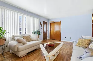 640 O'Brien Dr, Benton Harbor, MI 49022 - Photo 4