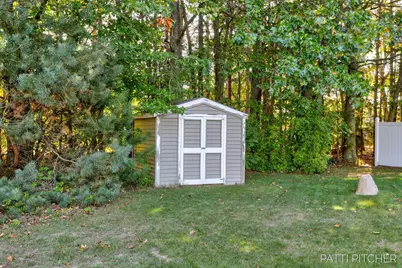 14128 Luckett Lane, Grand Haven, MI 49417 - Photo 8