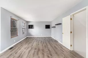 16409 Lannin Ln, Spring Lake, MI 49456 - Photo 2