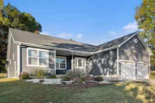 704 Ottawa Ct, Buchanan, MI 49107 - Photo 2