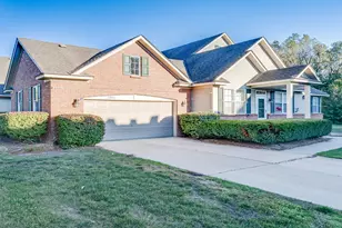 29581 Trail Creek Dr, New Boston, MI 48164 - Photo 2