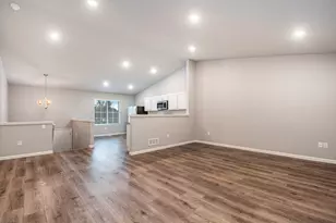 709 Skyview Trail, Ionia, MI 48846 - Photo 8