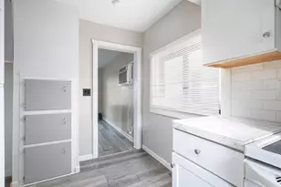 108 N Disbrow St, Cassopolis, MI 49031 - Photo 8
