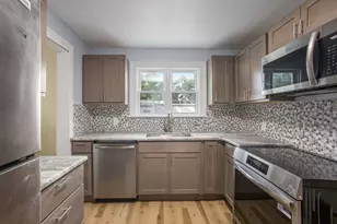 1833 Manz St, Muskegon, MI 49442 - Photo 6