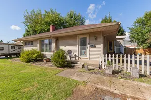 260 Renfrew Ave, Adrian, MI 49221 - Photo 4