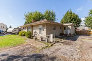 260 Renfrew Ave, Adrian, MI 49221 - Photo 2