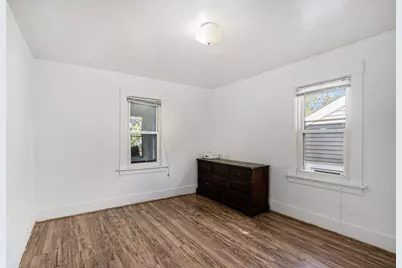 446 N 24th Street N, Springfield, MI 49037 - Photo 10