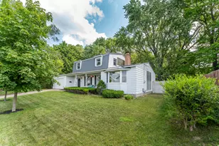 212 S Hillcrest St, Greenville, MI 48838 - Photo 2