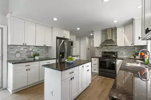 6890 Duchess Ct, Troy, MI 48098 - Photo 14