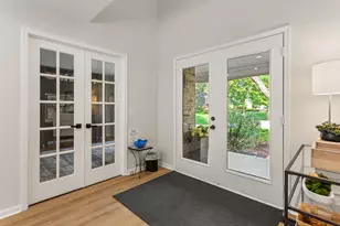 6890 Duchess Ct, Troy, MI 48098 - Photo 2