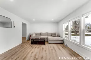 904 E Savidge St, Spring Lake, MI 49456 - Photo 10